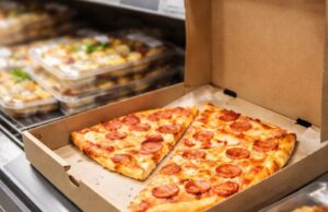 Arrestato un 22enne per furto di pizza e aggressione ai carabinieri Arrestato un 22enne per furto di pizza e aggressione ai carabinieri