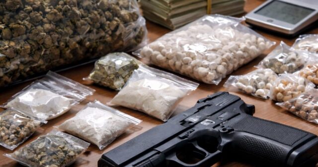 Controllo dei Carabinieri a Gattatico: denunciato un 26enne albanese per droga e armi Controllo dei Carabinieri a Gattatico: denunciato un 26enne albanese per droga e armi