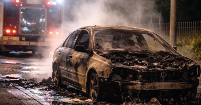 Incendio di un'auto a Correggio: si indaga su un possibile dolo Incendio di un'auto a Correggio: si indaga su un possibile dolo