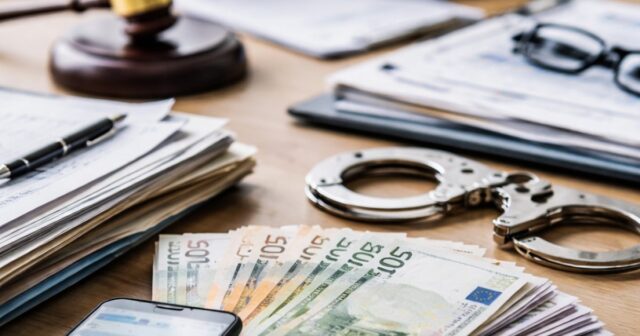 Truffa a Toano: pensionato derubato di 18.700 euro, salvati altri 16mila dai carabinieri Truffa a Toano: pensionato derubato di 18.700 euro, salvati altri 16mila dai carabinieri