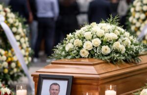Ultimo saluto a Raffaele Stipa, la comunità si stringe attorno alla famiglia Ultimo saluto a Raffaele Stipa, la comunità si stringe attorno alla famiglia