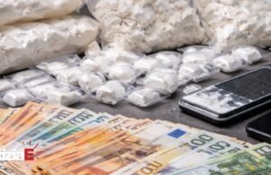 Arrestato un 41enne a Casalgrande: trovata droga e contante Arrestato un 41enne a Casalgrande: trovata droga e contante