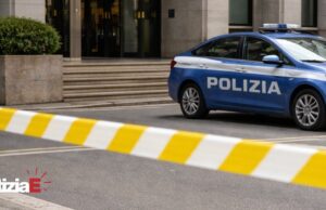 Arrestato un uomo a Reggio Emilia per aver ferito gravemente la moglie con un bicchiere di vetro Arrestato un uomo a Reggio Emilia per aver ferito gravemente la moglie con un bicchiere di vetro