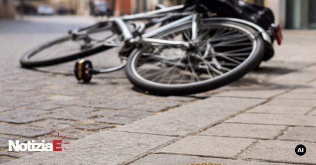 Furto con strappo a Luzzara: scippata collana d'oro a un residente Furto con strappo a Luzzara: scippata collana d'oro a un residente