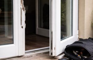 Furto in abitazione sventato a Castelnovo Sotto: un denunciato e due ricercati Furto in abitazione sventato a Castelnovo Sotto: un denunciato e due ricercati