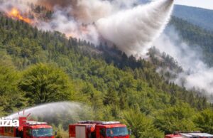 Incendio sul Monte Cavaliere: operazioni di spegnimento in corso con l’intervento di Canadair Incendio sul Monte Cavaliere: operazioni di spegnimento in corso con l'intervento di Canadair